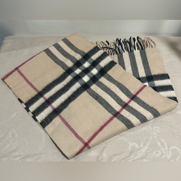 Burberry Check Cashmere Scarf - Picture 3 of 9